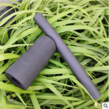 黑色阻燃空調(diào)橡塑管 保暖隔熱橡塑保溫管 b1級復(fù)合鋁箔發(fā)泡管