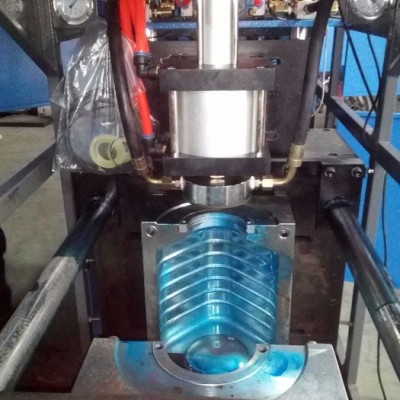 10L半自動吹瓶機  專業(yè)制造塑料機械設備廠家