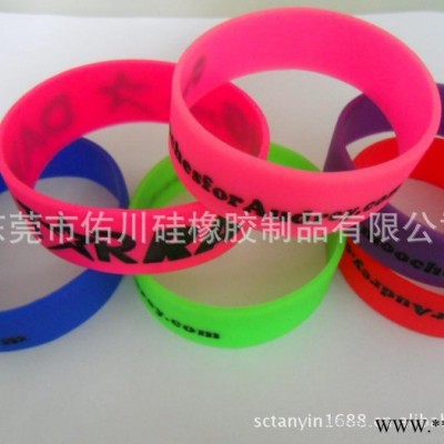 外國流行硅橡膠手環(huán)，來圖定做加工，可印公司logo