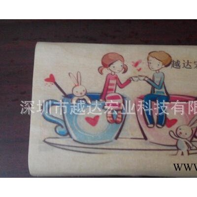 能在木質(zhì)工藝品上印圖案的機(jī)器，木板畫UV噴墨機(jī)，塑料板打印機(jī)