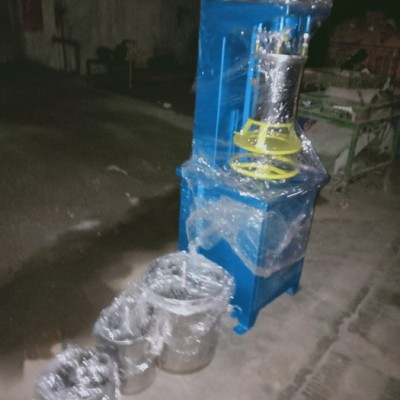 ** 打粉機 顏料打粉機 色母打粉機 粉體打粉機 干粉打粉機專業(yè)生產(chǎn)化工機械設(shè)備