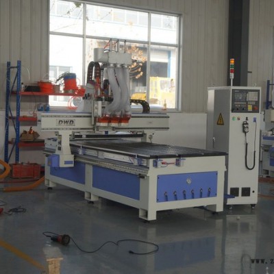 德沃德數(shù)控-1325 三工序自動櫥柜數(shù)控開料機|數(shù)控加工中心木工機械雕刻機 四工序數(shù)控開料機全自動封邊機吸塑機移門雕刻機