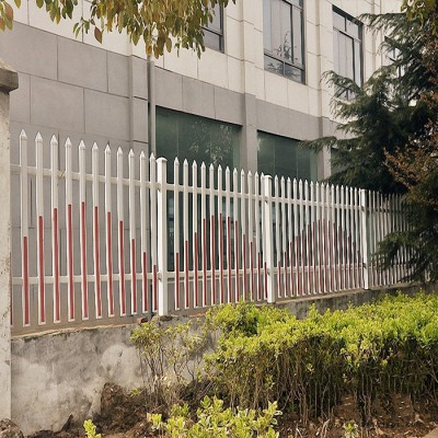 振鼎 現(xiàn)貨加工 ** 庭院菜地PVC圍護欄 不帶折彎鋅鋼圍護欄