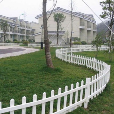 PVC草坪護(hù)欄