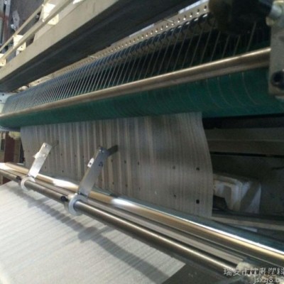 專業(yè)生產(chǎn)PVC復合料 pet膜保護料電腦橫切機