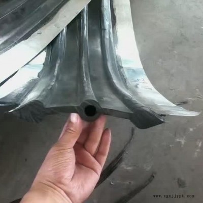 河北鑫鵬橡膠止水帶生產(chǎn)廠家  鋼邊式橡膠止水帶價格優(yōu)惠