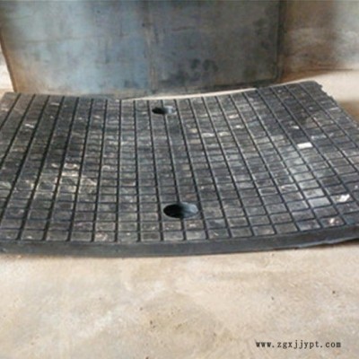 三合一陶瓷襯板、橡膠陶瓷復(fù)合板、二合一橡膠陶瓷板、耐磨陶瓷橡膠襯板、料倉(cāng)陶瓷襯板