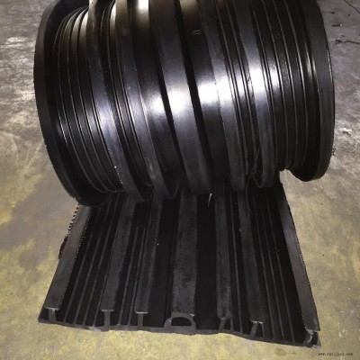 建橋橡膠 350×8國標(biāo)外貼式橡膠止水帶 生產(chǎn)廠家、變形縫外貼式橡膠止水帶、施工縫橡膠止水帶、專業(yè)橡膠止水帶 生產(chǎn)廠家