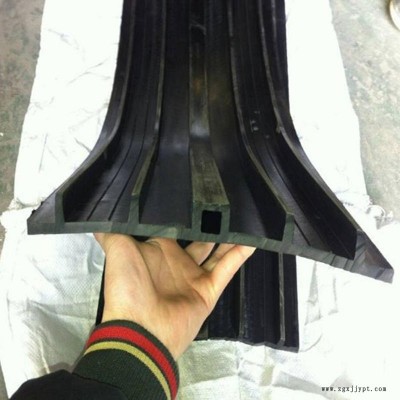 地鐵用國標(biāo)CB型橡膠止水帶 國標(biāo)300-6中埋式橡膠止水帶 廊坊CB300×6橡膠止水帶