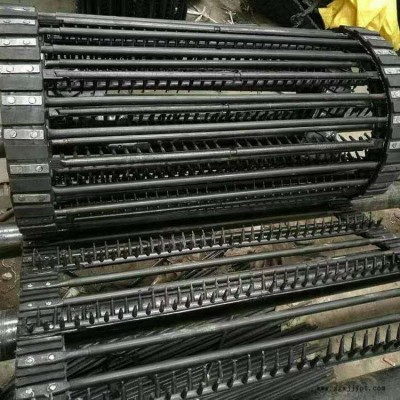 環(huán)特生產A級甜菜，土豆，花生，藥材收獲機配件三角振動輪引導輪，橡膠鏈。 廠家直銷各種收獲機配件可定做