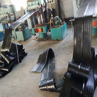 中埋式橡膠止水帶320×8mm，綜合管廊常用651型橡膠止水帶，專業(yè)止水帶廠家，質量保障