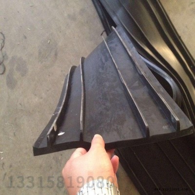 外貼式止水帶 熱銷混凝土止水密封無(wú)孔型外貼式橡膠止水帶