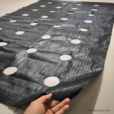 新疆防草布祥盛牌果園透水蓋草布滲水黑色除草布靠譜工廠專注生產(chǎn)10余年