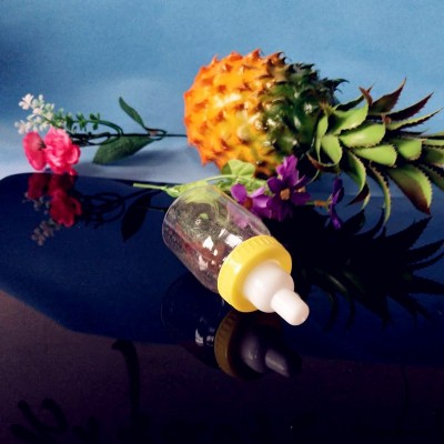 優(yōu)惠直銷拇指奶瓶 迷你 可作玩具瓶 飲料果汁瓶 分裝瓶 現(xiàn)貨秒發(fā) 塑料奶瓶