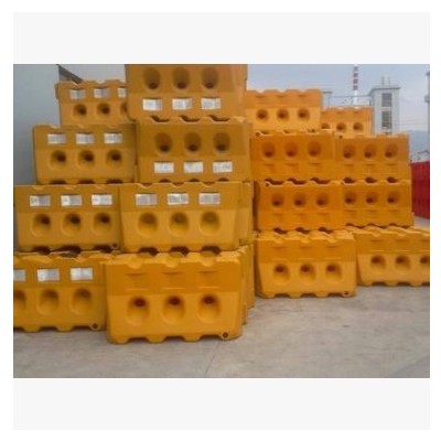 水馬圍擋移動塑料護欄防撞桶全新料市政注水圍擋三孔水馬安全圍欄