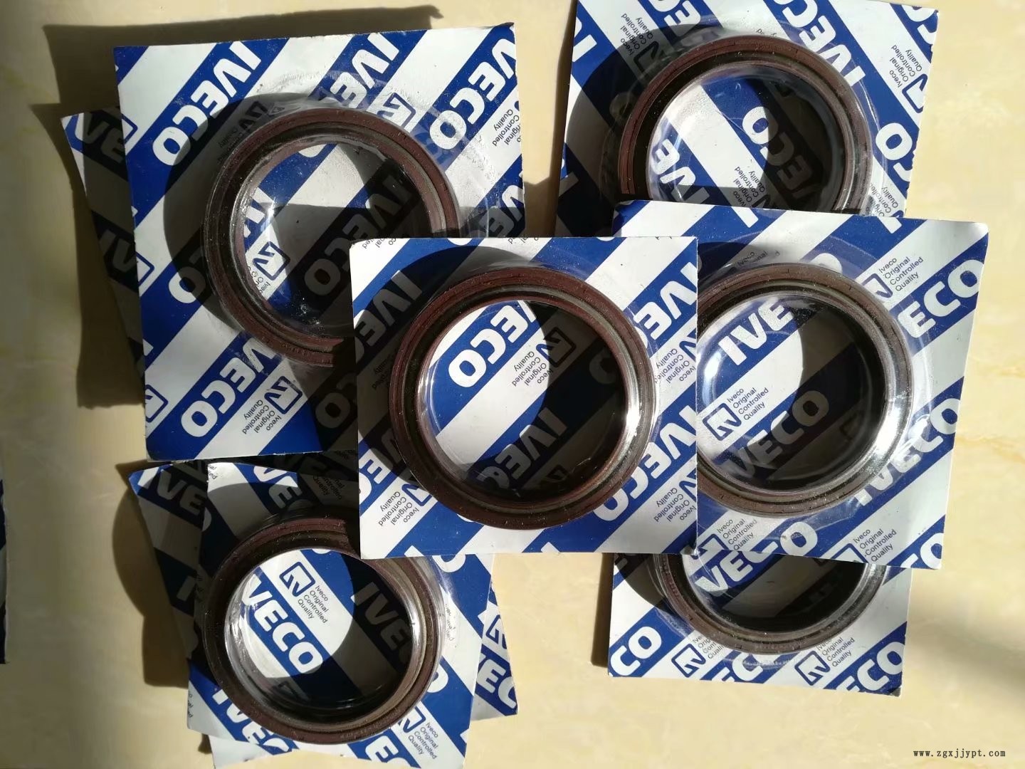 41038751.jpg 380E52左半軸油封.2.jpg