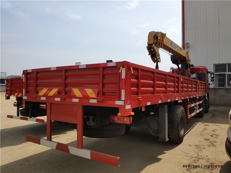 東風(fēng)前四后八隨車吊 16噸三一隨車吊價(jià)格 全國(guó)可分期