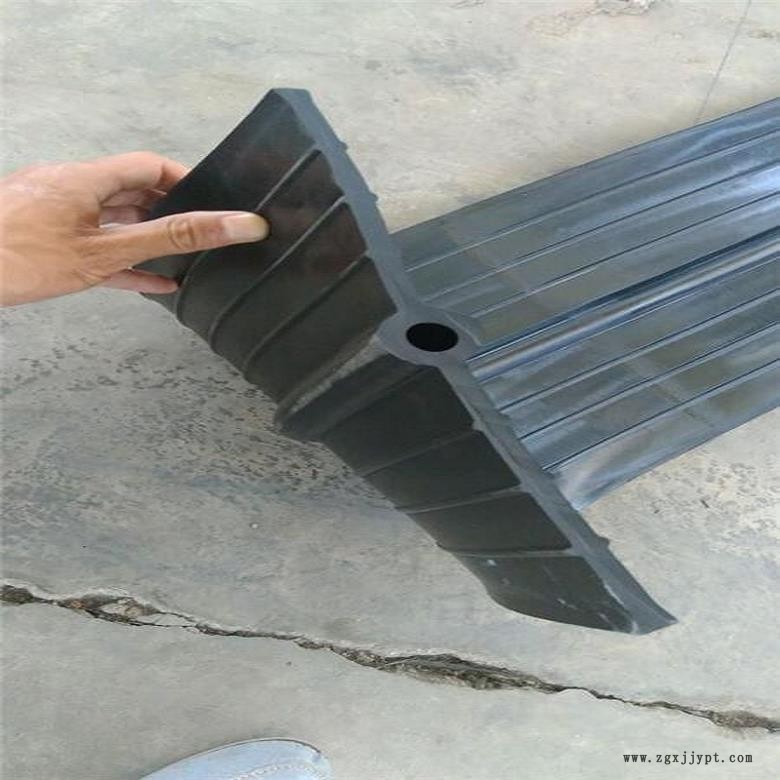 若羌縣300mm寬止水帶-6mm厚橡膠止水帶 背貼止水帶供應(yīng)商定制