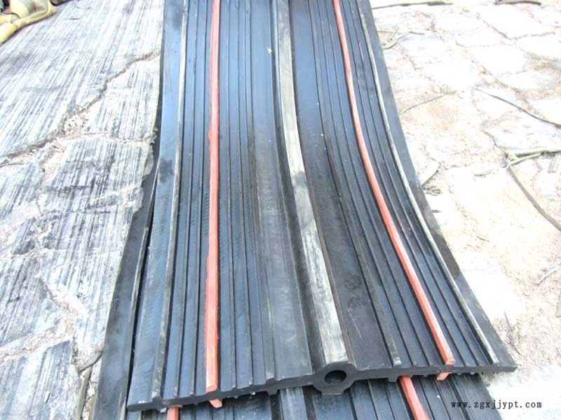 16078444.jpg 遇水膨脹止水帶3.jpg