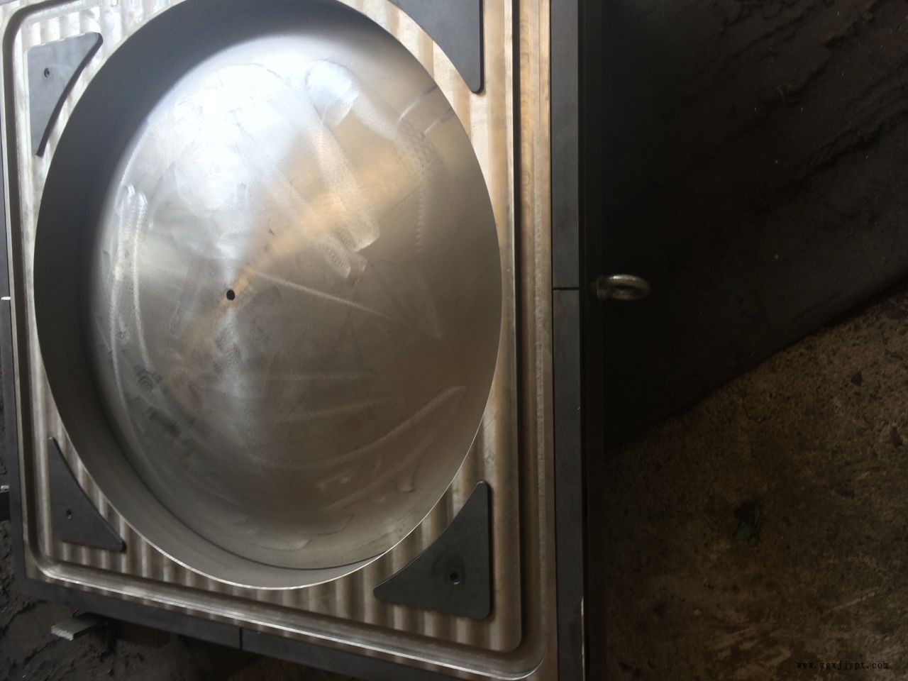 45032579.jpg 水箱模具1-1.jpg