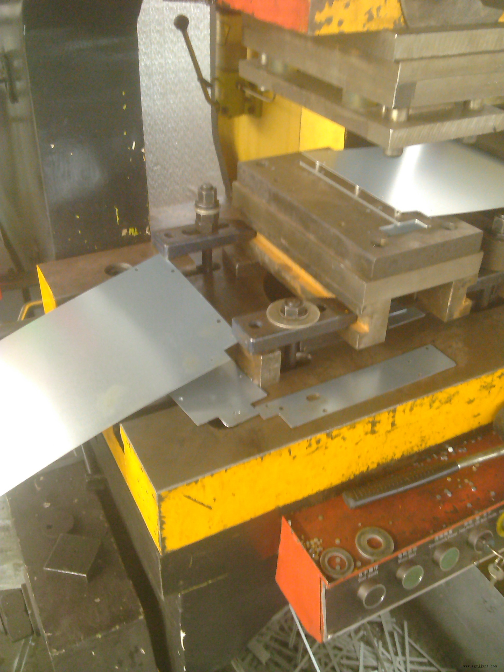 11099735.jpg 風機盤管1 - 副本.jpg