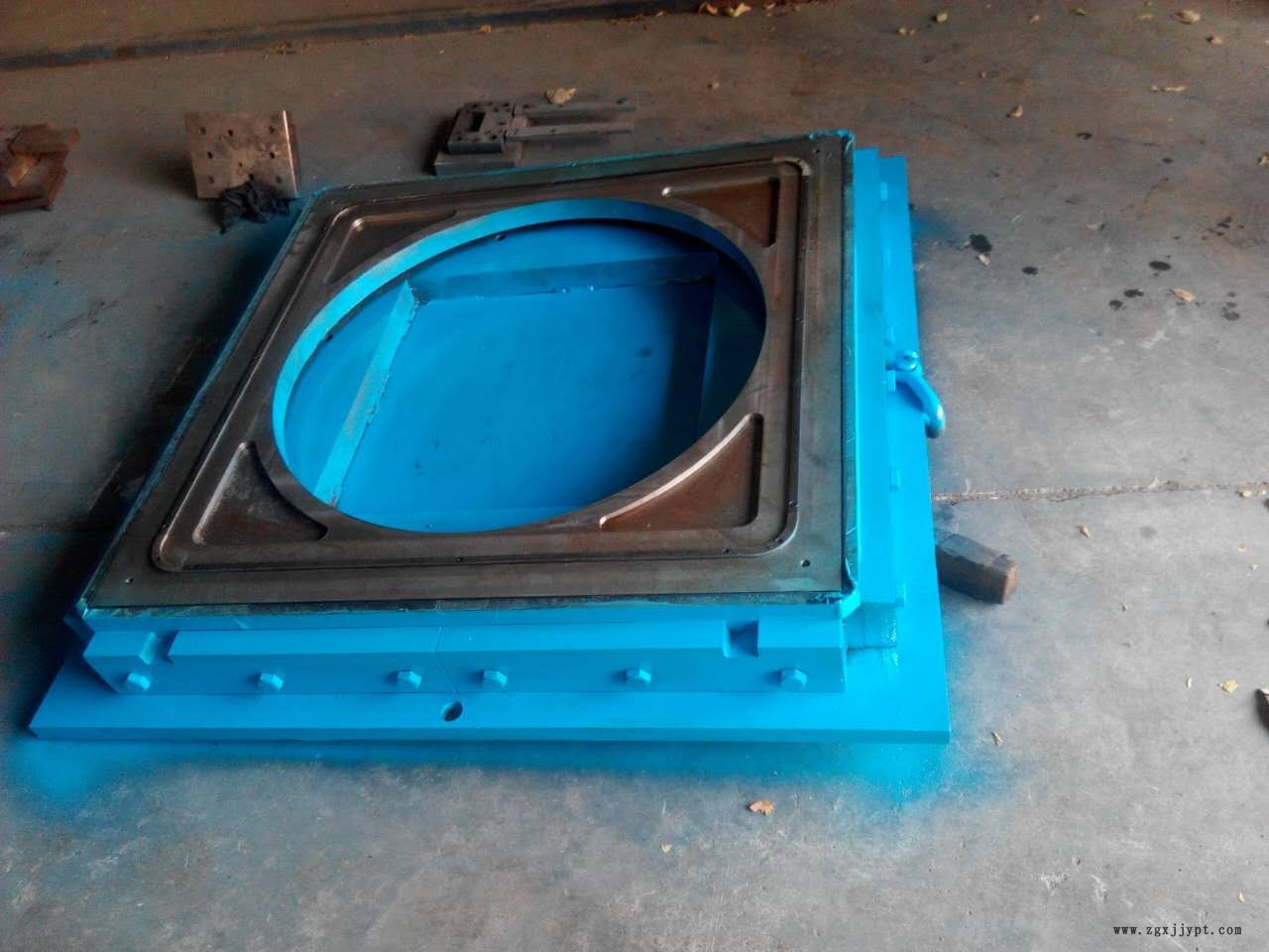 48096417.jpg 745339663870681984.jpg