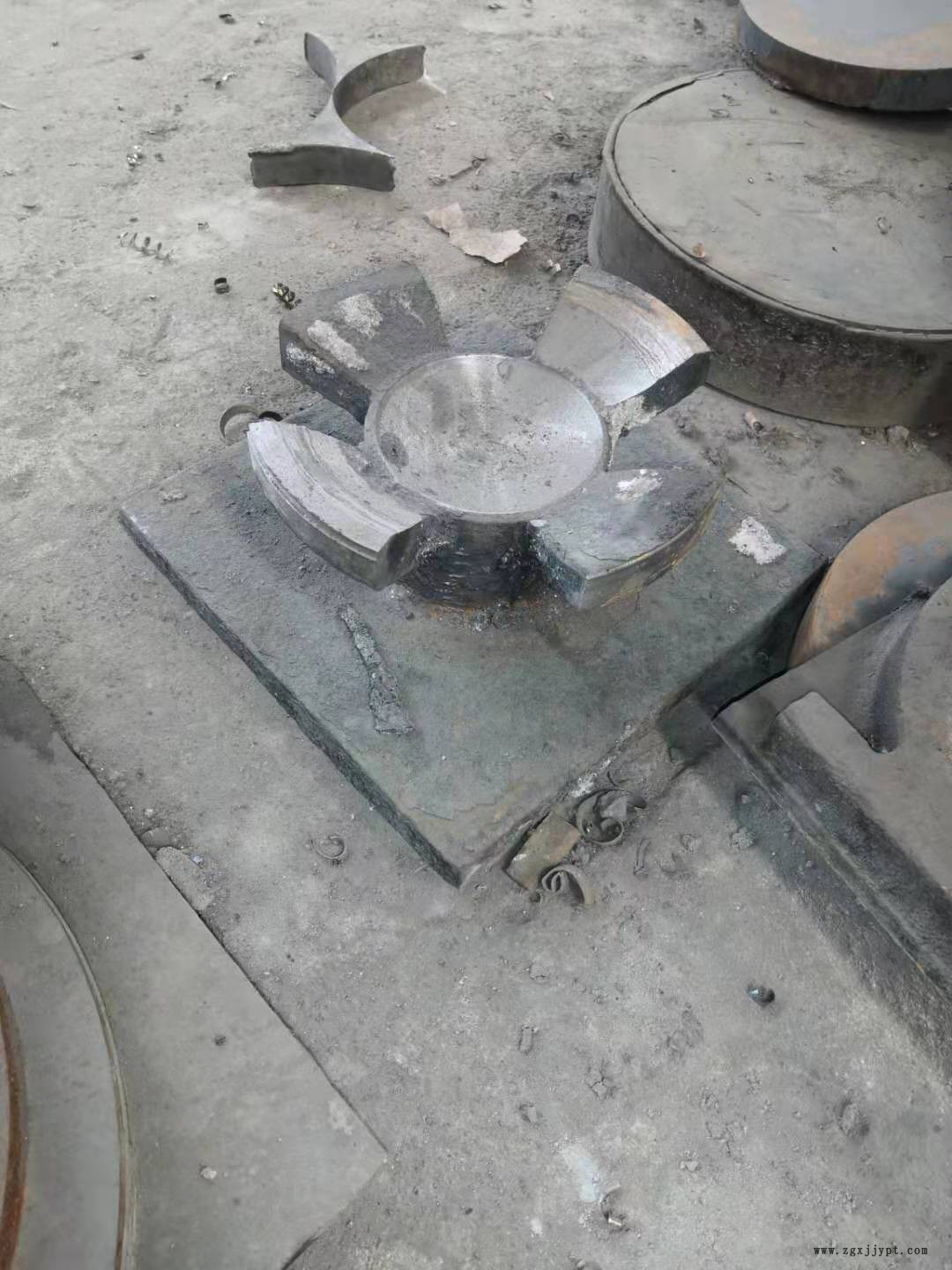 生產(chǎn)卓正橡塑 盆式橡膠支座 球型抗震支座 專業(yè)供應(yīng)