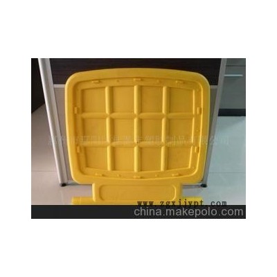 大型吹塑加工（桌板、垃圾桶等吹塑產(chǎn)品）