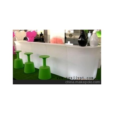 滾塑燈罩、滾塑發(fā)光家具、滾塑加工