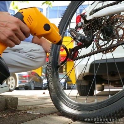 2018新款車載充氣泵汽車帶燈輪胎打氣泵車用12v便攜式應急數(shù)顯 12v小氣泵汽車輪胎泵汽車充氣泵