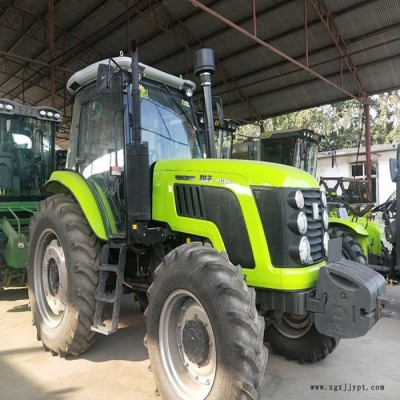 220馬力的大型農(nóng)用拖拉機 四驅(qū)六缸雙輪胎的拖拉機 TS后橋濰柴強動力的拖拉機