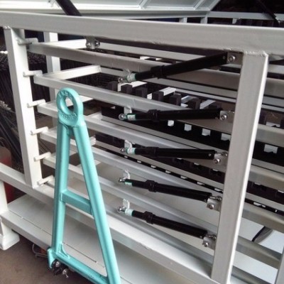 供應(yīng)上海汽車零部件周轉(zhuǎn)料架、汽車零部件專用料架、零部件轉(zhuǎn)運(yùn)料架、零部件總成料架、工位車、布袋車、輪胎架