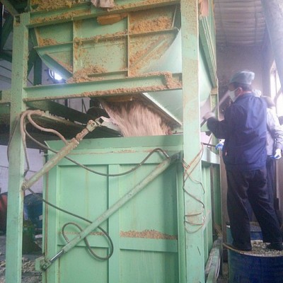 再生海綿方泡發(fā)泡機(jī)價(jià)位，