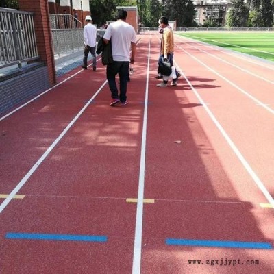 廣西北流復(fù)合型塑膠跑道鋪設(shè)