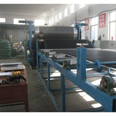 塑料排水板設(shè)備-澳銳塑機-排水板設(shè)備