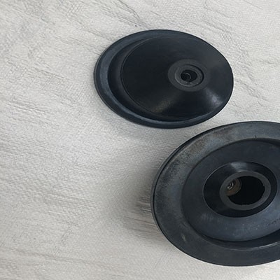 汽車橡膠減震器生產(chǎn)商-汽車橡膠減震器-日照順達橡塑廠(查看)