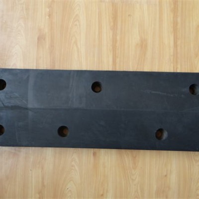 阜陽(yáng)翻車機(jī)靠車板-漢戎機(jī)械承諾守信-翻車機(jī)靠車板緩沖磨耗板