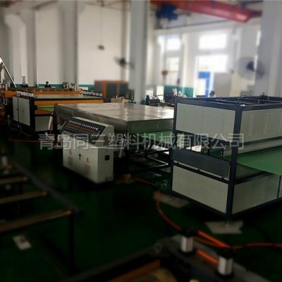 中空板機(jī)械-青島同三塑料機(jī)械-塑料中空板機(jī)械多少錢(qián)