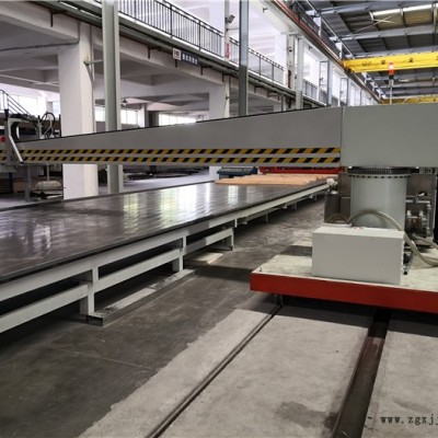 全自動(dòng)擺臂淋膠機(jī)價(jià)格-龍宇機(jī)械(在線咨詢)-泰州擺臂淋膠機(jī)