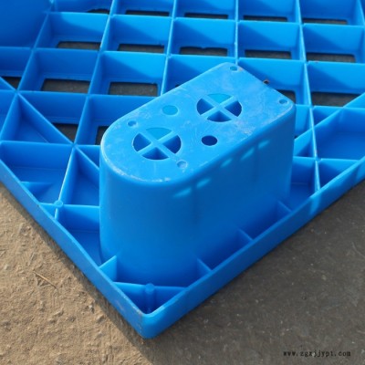 山東塑料托盤批發(fā)九腳網(wǎng)格型塑料托盤供應(yīng)