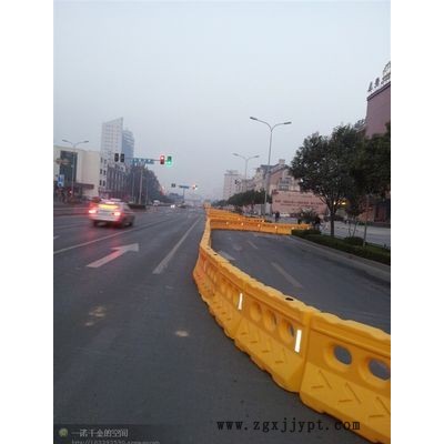 隴南注水圍擋價格 市政工程圍擋 修路施工封閉圍墻 塑料PVC