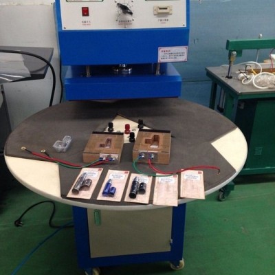 供應(yīng)吸塑包裝機(jī)、定做各種吸塑模具、BS-50吸塑包裝機(jī)、吸塑包裝機(jī)生產(chǎn)廠家、佳河牌吸塑包裝機(jī)、生產(chǎn)與銷售吸塑包裝機(jī)廠家