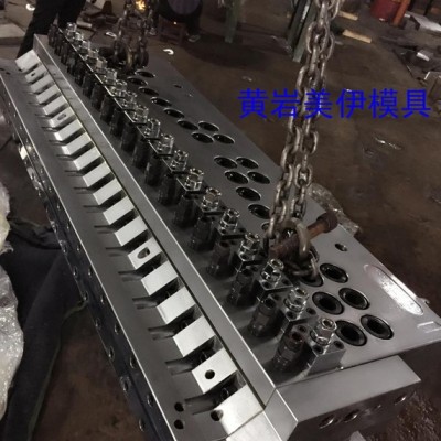 PVC發(fā)泡板模具，防結皮擠出模具，發(fā)泡擠出模具，仿大理石紋模具