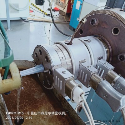 樂朗 蘇州工廠供應塑料擠出管材 pvc軟管 PVC擠出模具制品按需定制