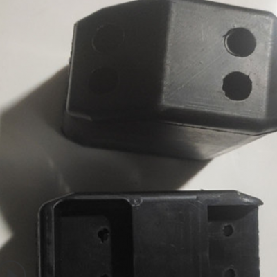 天然膠塞頭 正方形管塞方管內(nèi)塞 方管塑料堵頭塞頭機(jī)器孔塞頭