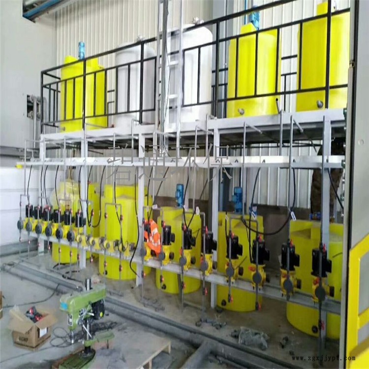 現(xiàn)貨供應 自動加設備 PE容器水箱 加裝置攪拌機0.75