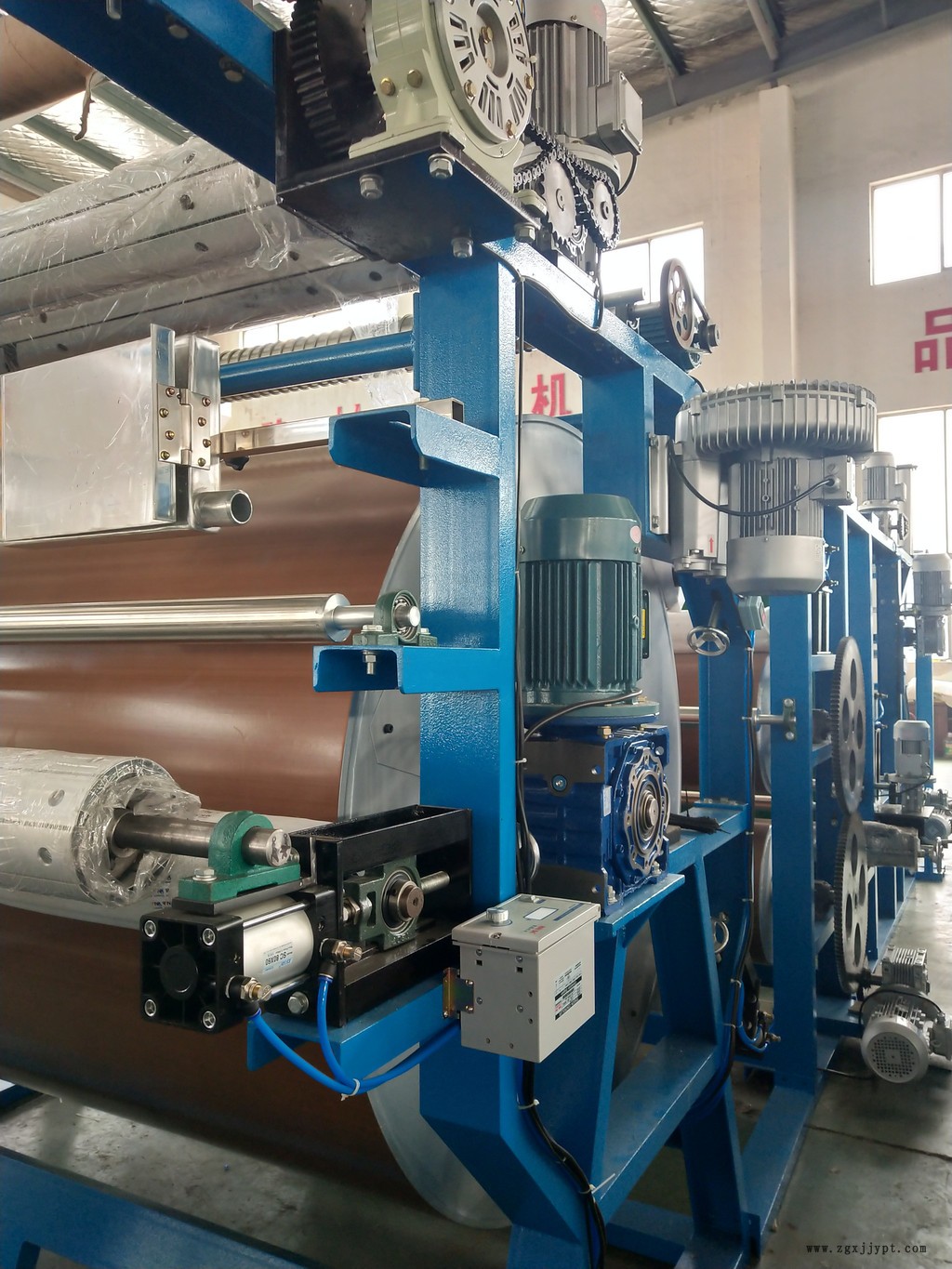 江蘇油膠復(fù)合機(jī)廠家 TPU薄膜復(fù)合機(jī) 防曬服面料復(fù)合機(jī) 服裝面料復(fù)合機(jī)