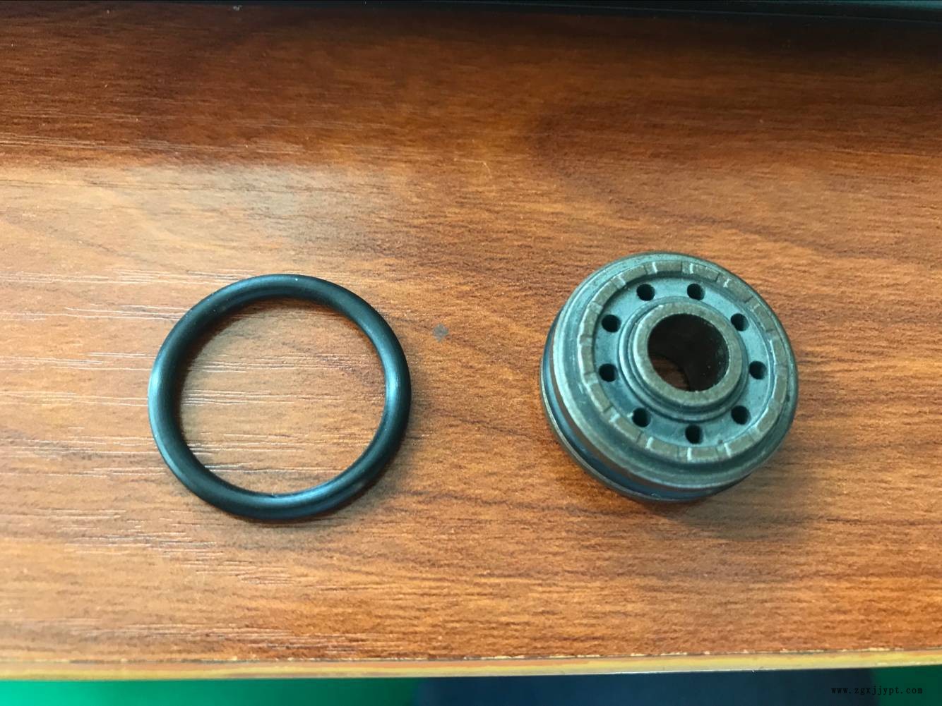 油壓密封圈全自動(dòng)組裝機(jī)密封圈減振器自動(dòng)組裝設(shè)備O型圈組裝設(shè)備示例圖5