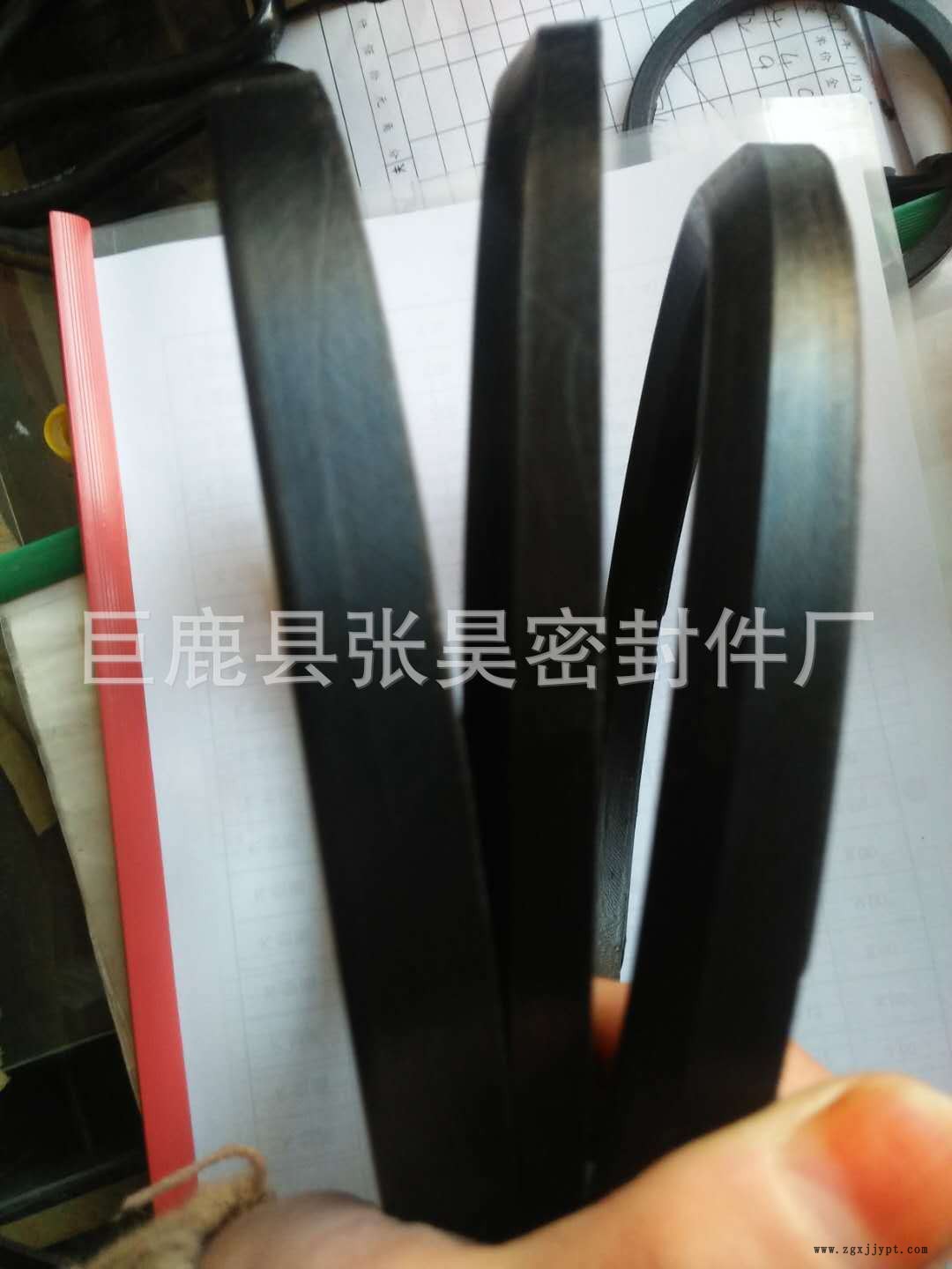 生產(chǎn)供應(yīng)軸孔兩用V型夾布油封 VES組合密封圈 加布氟膠密封圈示例圖4