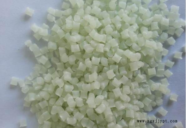 異強(qiáng)PA66本色加纖顆粒A.png
